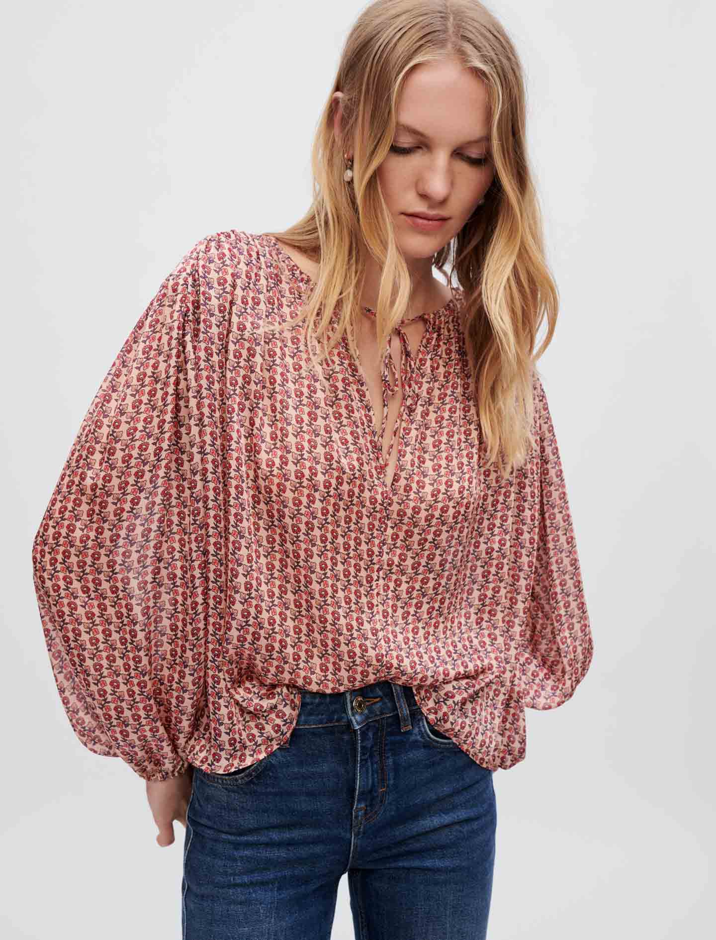 Top fluido con estampado de miniflores