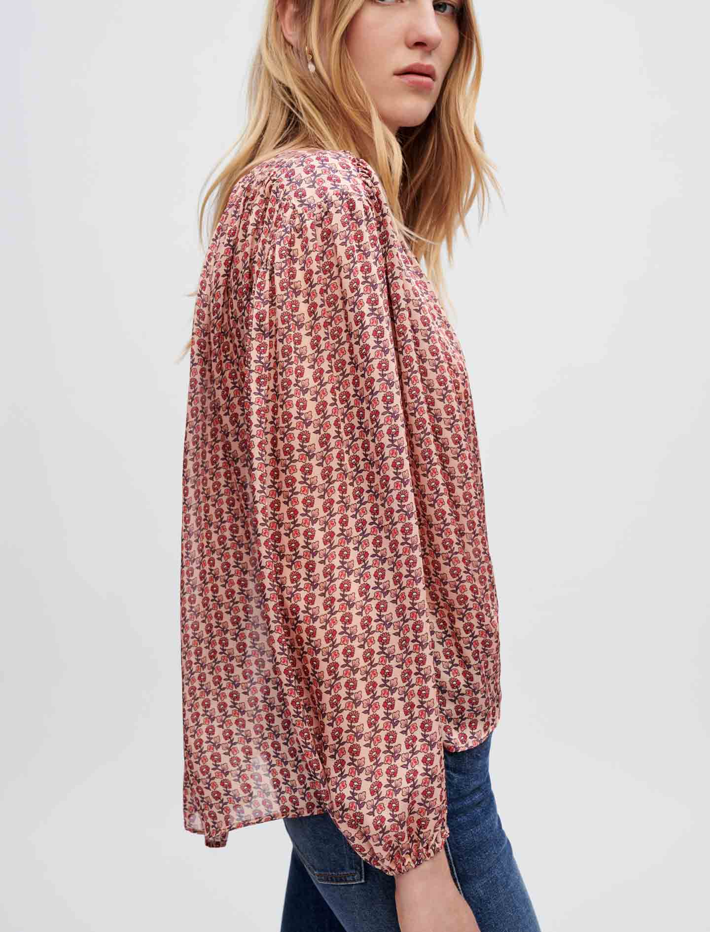 Top fluido con estampado de miniflores