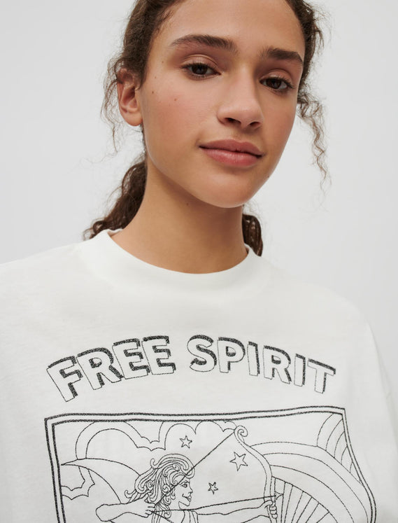 Camiseta ancha con bordado Free Spirit